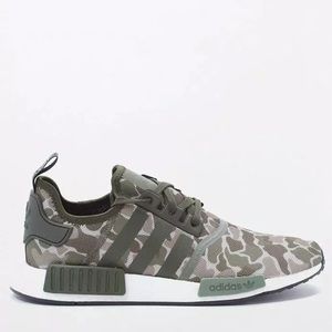 le adidas nmd r1 verde oliva e brand new poshmark le adidas nmd r1 verde oliva e brand new poshmark
